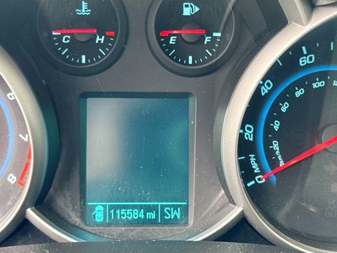 Used 2015 Chevrolet Cruze LS image 12