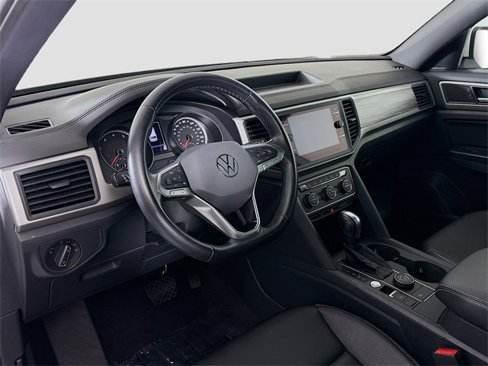 Used 2020 Volkswagen Atlas Cross Sport SE w/ Panoramic Sunroof Package image 9