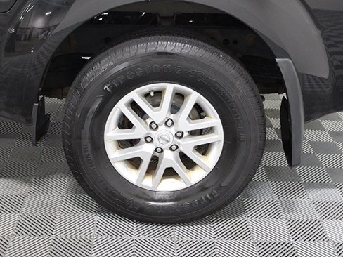 Used 2016 Nissan Frontier SV image 14