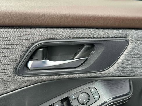 Used 2022 Nissan Rogue SV image 32