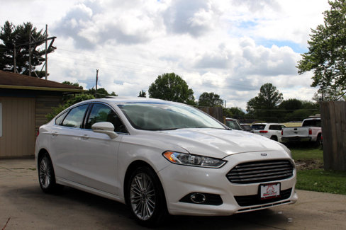 Used 2014 Ford Fusion SE w/ Equipment Group 202A image 2