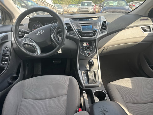 Used 2016 Hyundai Elantra SE w/ Option Group 02 image 13