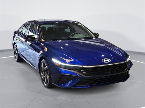 New 2025 Hyundai Elantra Sport image 3