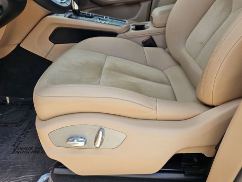 Certified 2021 Porsche Macan image 24