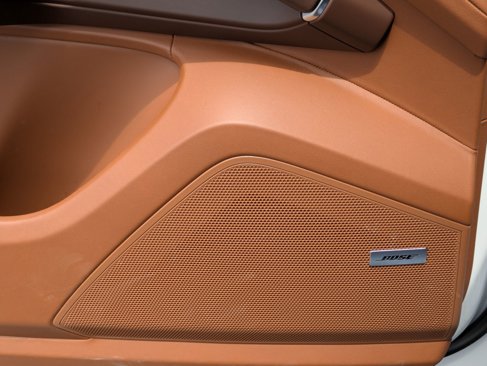 Certified 2023 Porsche Cayenne Platinum Edition image 15