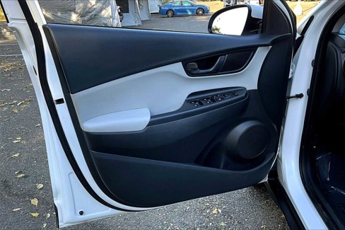 Used 2022 Hyundai Kona SEL image 21