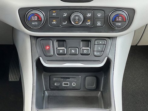 Used 2019 GMC Terrain SLT w/ Preferred Package image 22