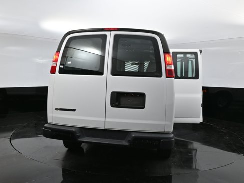 Used 2022 Chevrolet Express 2500 w/ Driver Convenience Package image 37