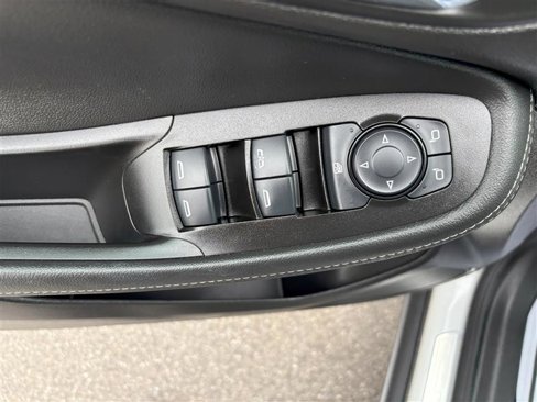 Used 2023 Buick Encore GX Essence w/ Experience Buick Package image 11