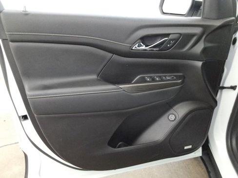 Used 2023 GMC Acadia SLT image 18