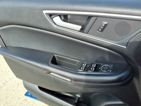 Used 2023 Ford Edge SEL image 9