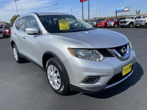 Used 2015 Nissan Rogue S image 2