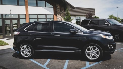 Used 2017 Ford Edge Titanium w/ Technology Package image 28