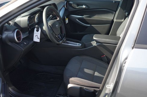 New 2025 Chevrolet Trax RS image 24