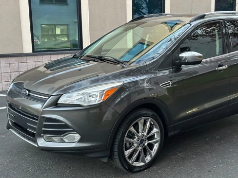 Used 2016 Ford Escape SE w/ SE Chrome Package image 8