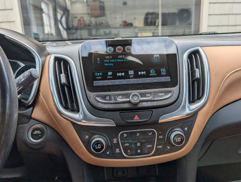 Used 2018 Chevrolet Equinox Premier image 15