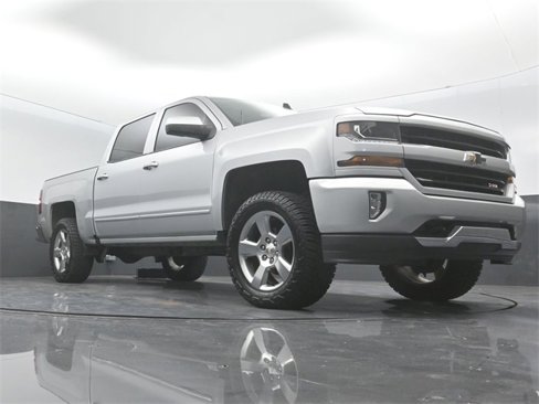 Used 2018 Chevrolet Silverado 1500 LT w/ Texas Edition image 17