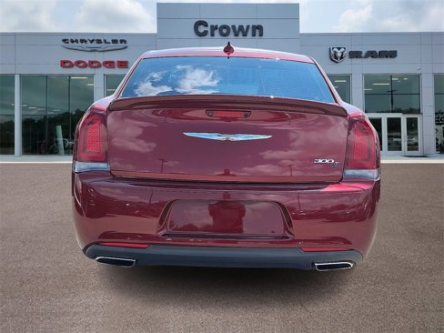 Used 2019 Chrysler 300 S w/ S Model Appearance Package image 5
