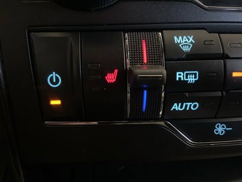 Used 2018 Ford Explorer XLT w/ Equipment Group 202A image 7