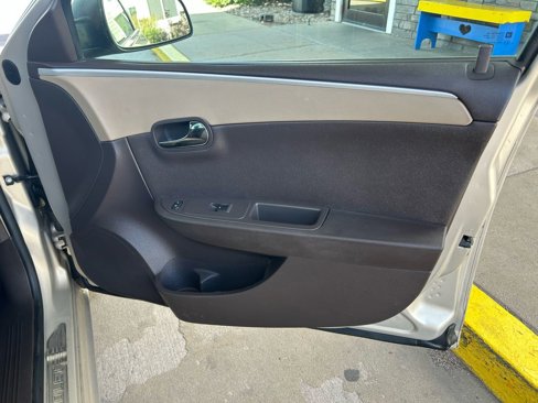 Used 2009 Chevrolet Malibu LS image 18