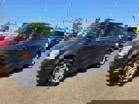 Used 2008 Chrysler Town & Country Touring image 1