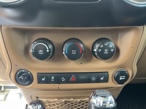 Used 2016 Jeep Wrangler Unlimited Sahara w/ Connectivity Group image 20