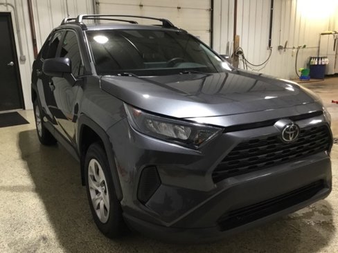 Used 2021 Toyota RAV4 LE image 7