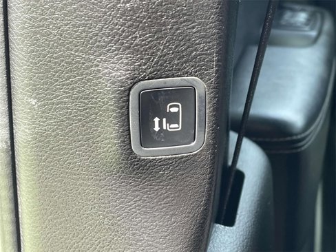 Used 2018 Chrysler Pacifica Touring Plus w/ S Appearance Package image 12