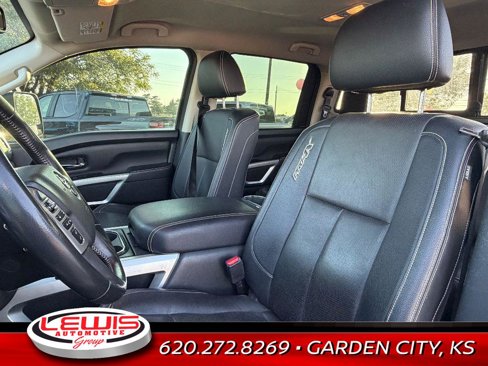 Used 2019 Nissan Titan PRO-4X w/ Pro-4x Convenience Package image 13