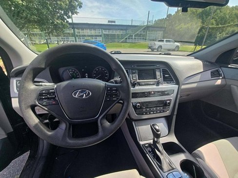 Used 2016 Hyundai Sonata SE image 3