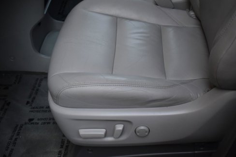 Used 2015 Toyota Sienna XLE image 31