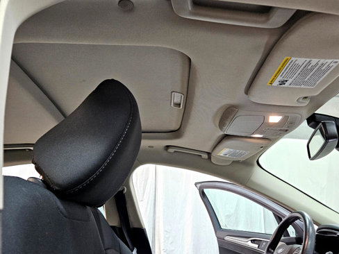 Used 2020 Ford Fusion SE image 25