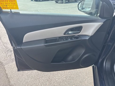 Used 2014 Chevrolet Cruze LT image 13