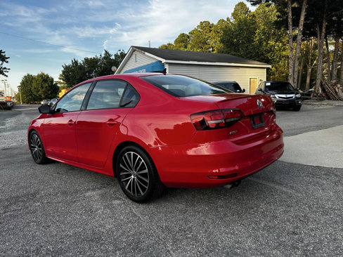 Used 2016 Volkswagen Jetta Sport image 4