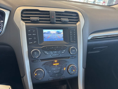 Used 2015 Ford Fusion SE w/ Equipment Group 202A image 28