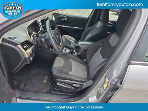 Used 2014 Jeep Cherokee Sport image 26