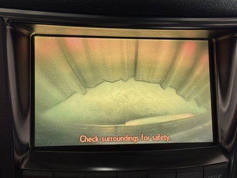 Used 2011 Lexus LX 570 4WD image 27