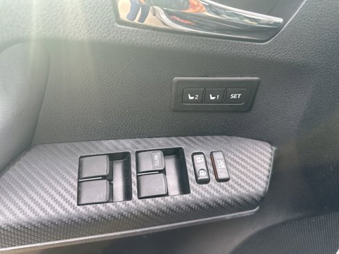 Used 2015 Toyota RAV4 Limited image 23