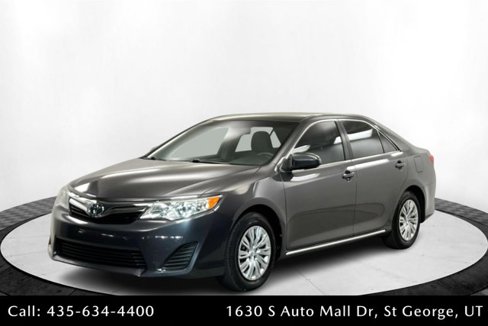 Used 2014 Toyota Camry LE image 1
