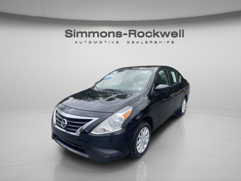 Used 2019 Nissan Versa S image 1