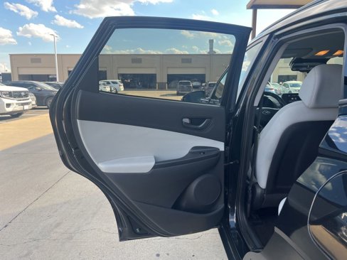 Used 2023 Hyundai Kona SEL image 13