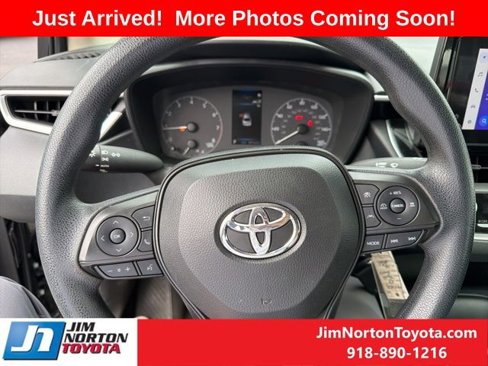 Used 2023 Toyota Corolla LE image 13