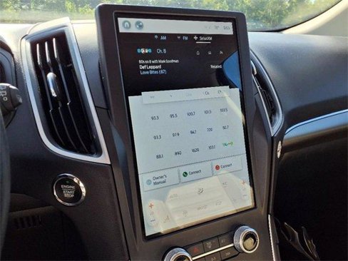 Used 2022 Ford Edge SEL image 13