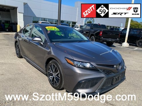 Used 2023 Toyota Camry SE image 1
