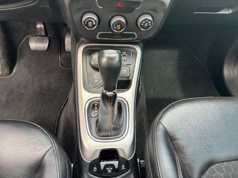 Used 2018 Jeep Compass Latitude image 18