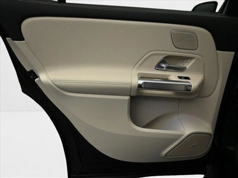 New 2025 Mercedes-Benz EQB 300 4MATIC image 23