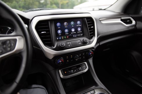 Used 2023 GMC Acadia SLT image 13