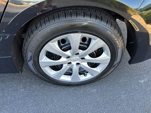 Used 2020 Toyota Corolla LE image 32