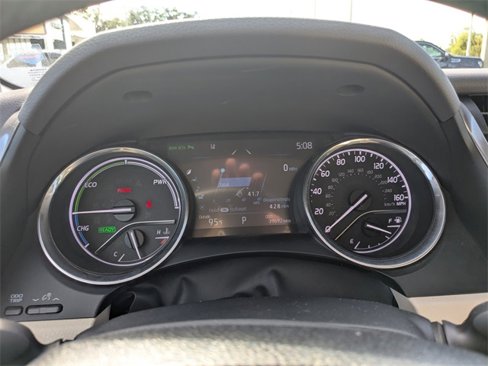 Used 2020 Toyota Camry XLE image 26