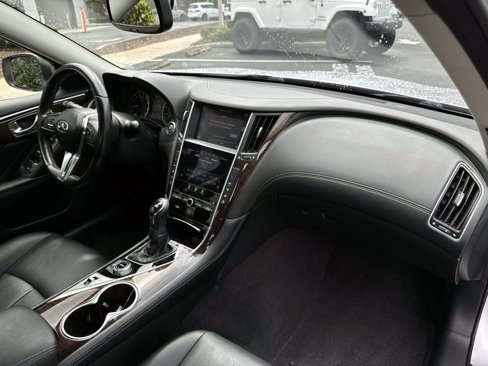 Used 2018 INFINITI Q50 Luxe image 16